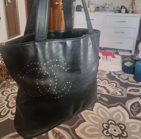 OFFERS EXCEPTED...CHANEL VINTAGE LARGE LAMBSKIN LEATHER TOTE !AUTHENTIC - Picture 4 of 11
